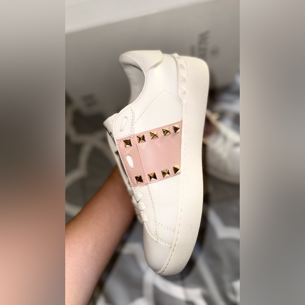 Valentino Garavani Sneakers NWOT Rockstud Pink - Picture 5 of 7